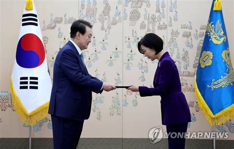 윤석열 대통령, 오영주 주베트남대사에 신임장 수여 | 연합뉴스