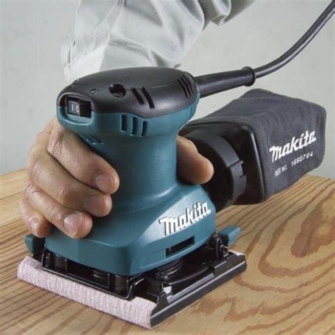 Lixadeira Orbital Quadra Coletor De Po 180W Makita Bo4557