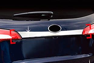Хромированная накладка на крышку багажника над номером OEM-Tuning ...