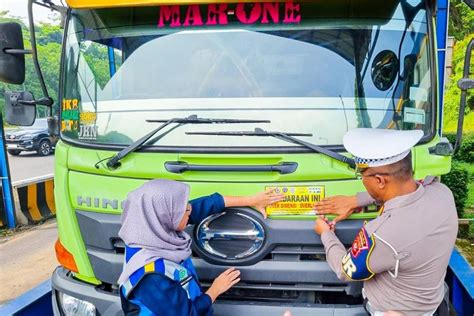 Razia Truk Odol Di Tol Cipularang Incar Dimensi Dan Muatan Berlebih