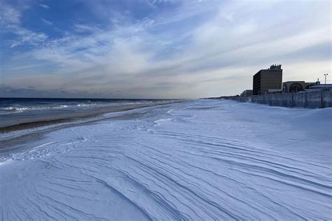 Nor’easter snow creates ‘beach ghost towns’ in coastal areas - WTOP News