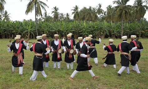 Folk Dance of Karnataka: Vibrant Cultural Heritage Explored