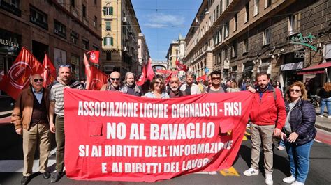 25 Aprile Le Celebrazioni A Genova L Omaggio Ai Caduti E Il Corteo