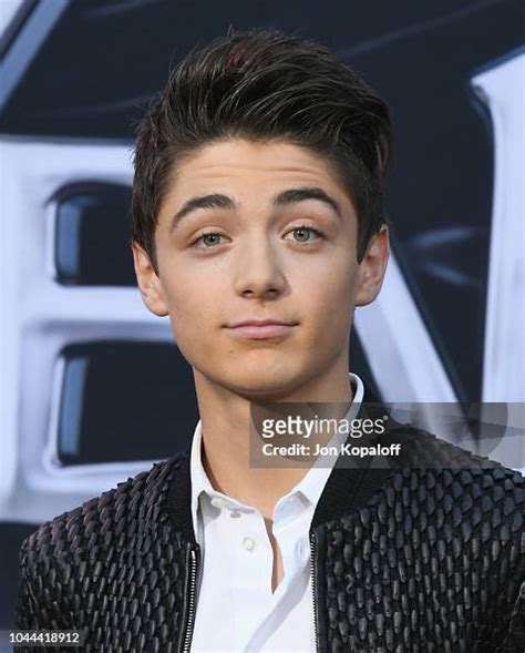 Asher Angel Attends The Premiere Of Columbia Pictures Venom At Nachrichtenfoto Getty Images