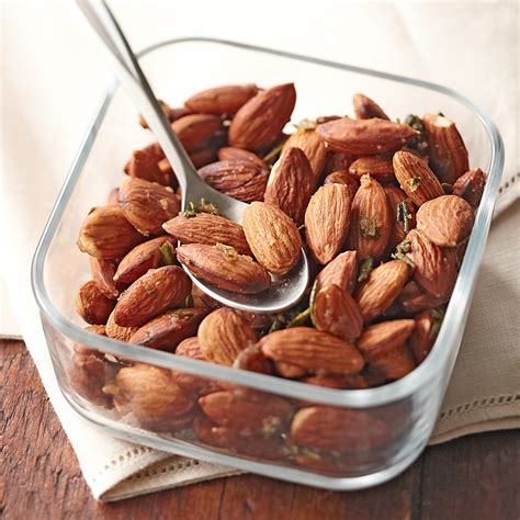 Toasted Almonds with Rosemary and Cayenne Recipe - EatingWell