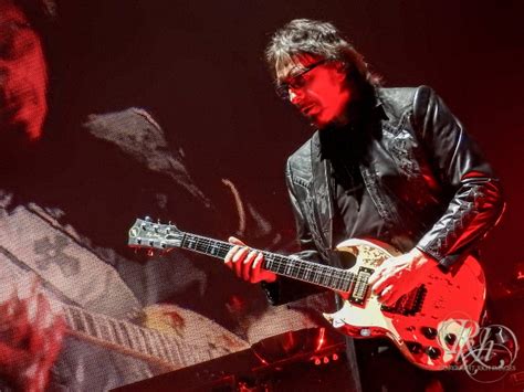 Black Sabbaths Tony Iommi Queens Brian May Play Paranoid Kqrs