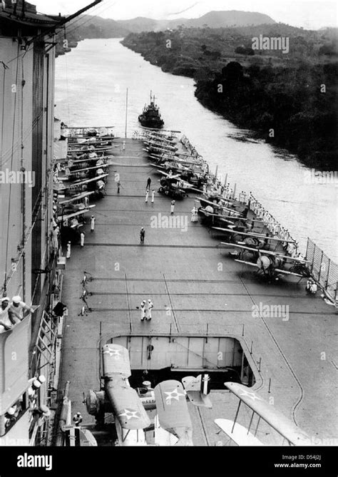 Aircraft Carrier Uss Saratoga Black And White Stock Photos And Images Alamy