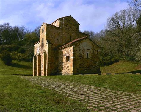 SAN MIGUEL DE LILLO EN Prerrománico