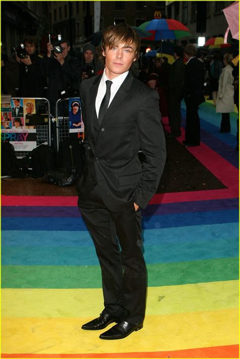 Zac Efron @ Hairspray Premiere : Photo 474201 | Amanda Bynes, Zac Efron ...