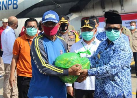 Bantuan Ribuan Paket Sembako Untuk Warga Terdampak Banjir