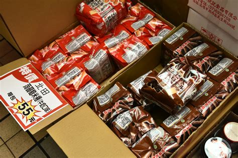 台中東勢 多利寶寢具歲末出清2折床包249元、進口零食特賣會全面10元起！ 尼豪的美食旅行手札