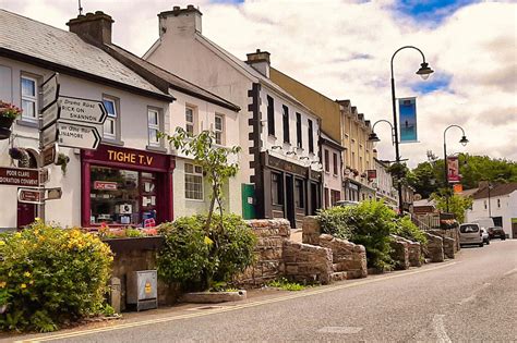 Leitrim Village - Oomi