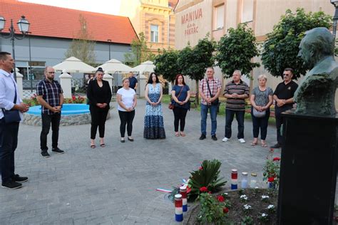 Povodom Dana Dr Avnosti Odana Po Ast Molitvom I Polaganjem Vijenaca