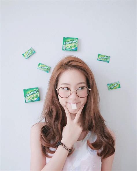 Thay vì chạy theo xu hướng hot girl Thái lại chỉ trung thành với kiểu tóc quen thuộc này