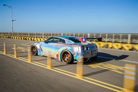 Extreme Liberty Walk Nissan Gt R With Color Change Foliation