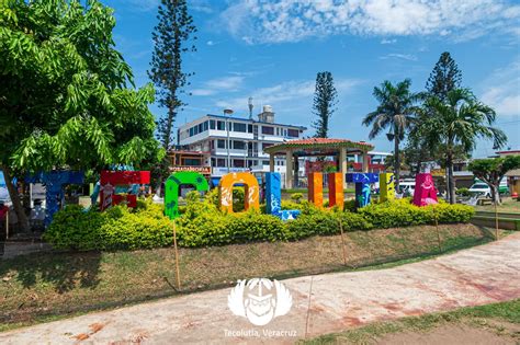 Letras emblemáticas en el parque en Tecolutla Veracruz