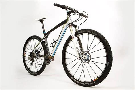 Diferencias entre bicicletas downhill, enduro, freeride y otras ...