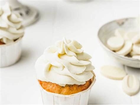 Ganache montée chocolat blanc vanille pour garnir et décorer tous vos