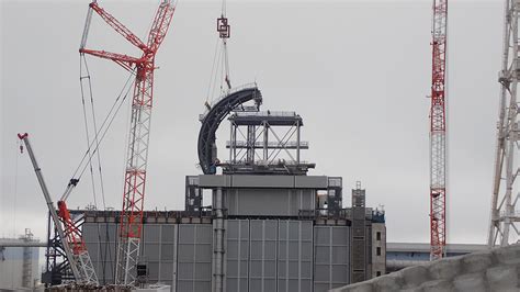 東京電力ホールディングス 写真・動画集｜ 福島第一原子力発電所3号機原子炉建屋燃料取り出し用カバー等設置工事（ドーム屋根1組目）