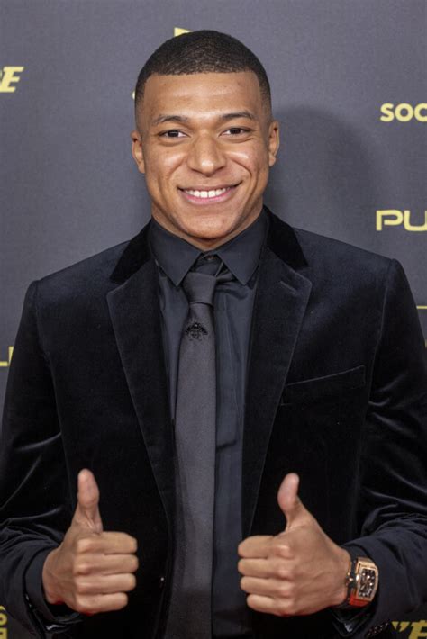 Photo Kylian Mbappé Photocall De La Cérémonie Du Ballon Dor 2021 Au Théâtre Du Châtelet Le