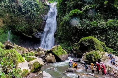 Pemburu Wisata Alam Wajib Merapat Inilah Wisata Air Terjun Paling