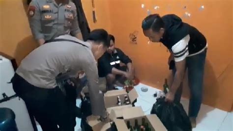 Kontrakan Di Tasikmalaya Disulap Jadi Gudang Miras Terbongkar Usai