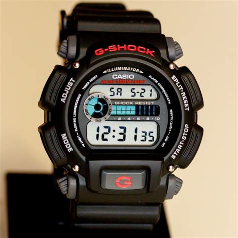 Montre Neuf Casio Dw 9052 1v G Shock Résine Homme 200m Alarme Multi