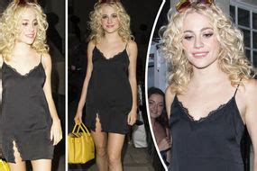 Pixie Lott Flaunts Incredible Body In Saucy Striped Bikini After