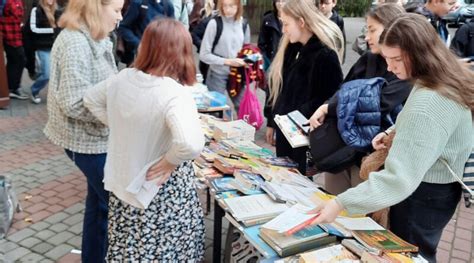 Październik Międzynarodowy Miesiąc Bibliotek Szkolnych Zespół