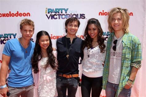 iParty with Victorious Premiere Event | Photos | Hollywood.com