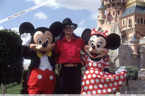 Michael In Disneyland Michael Jackson Photo 7524206 Fanpop