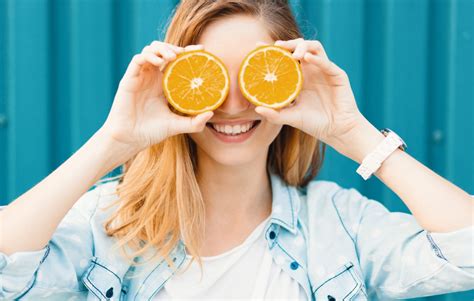 Descubra Qual A Melhor Vitamina C Para O Rosto E Veja Como Usar