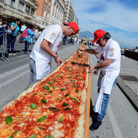 ‘worlds Longest Pizza Actually Doesnt Look That Bad