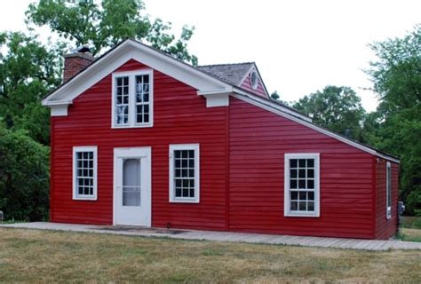 House paint – would be a red house facade something for you? | Avso