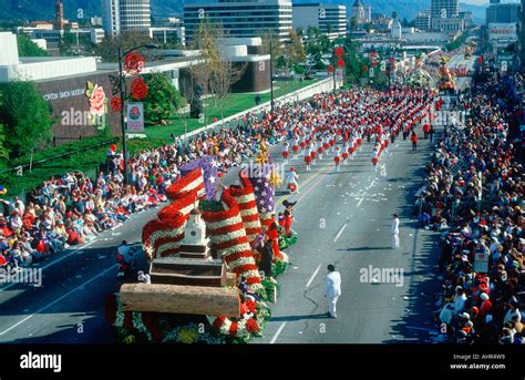 Floats in Rose Parade Pasadena CA Stock Photo - Alamy