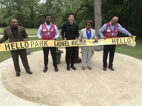 Music legend Lionel Richie helps open Hello Park in Tuskegee - WAKA 8