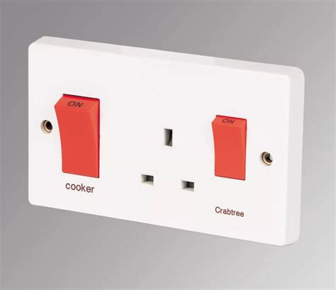 Crabtree Capital 45a 2 Gang Dp Cooker Switch And 13a Dp Switched Socket White Screwfix