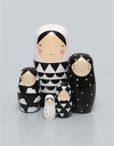 Set Poup Es Gigognes En Bois Noir Et Blanc Petit Monkey Inelle