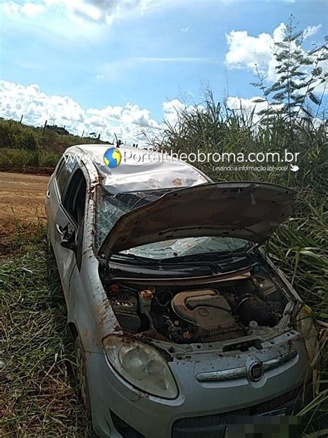 Tr S Pessoas Ficaram Feridas Ap S Fiat Palio Capotar Na Linha Zona