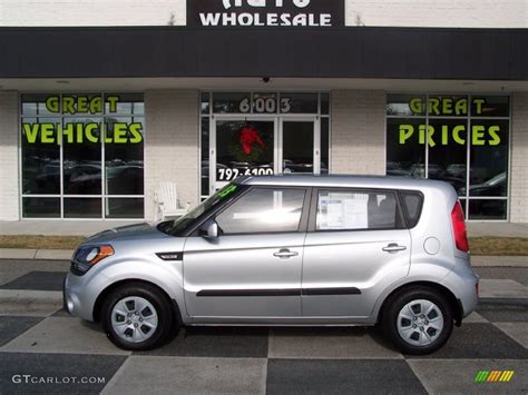 2013 Bright Silver Kia Soul 16 88693241 Photo 4 Car