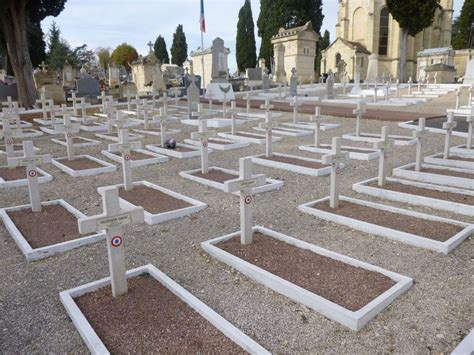 Fichier 32013 Auch cimetière carré militaire Geneawiki