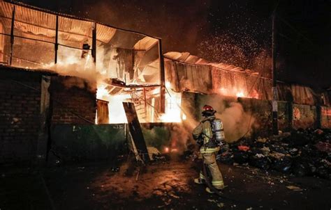 Incendio En Mercado De Flores Santa Rosa Del R Mac Impactantes