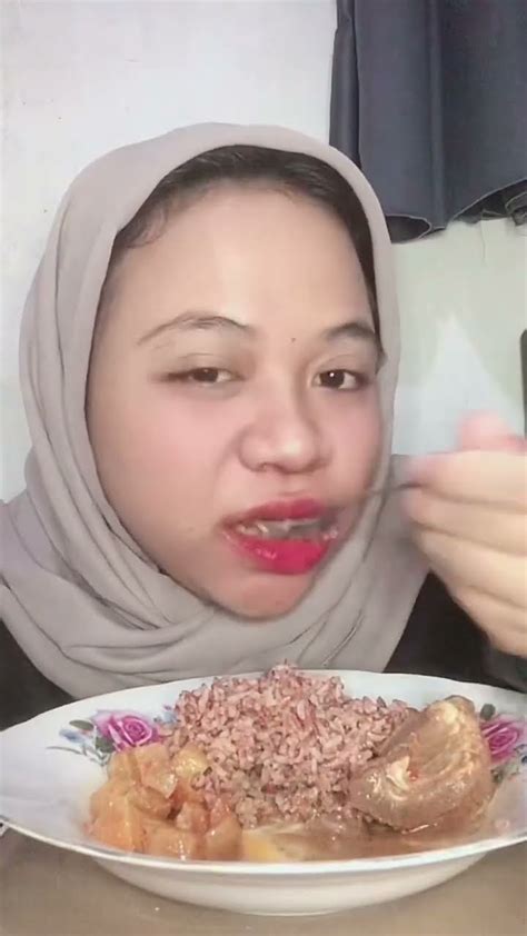 Mukbang Nasi Merah Dan Rendang Youtube