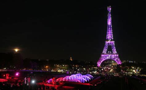 Cst Eiffel Tower White House Among Monuments Lit Up In Pink For