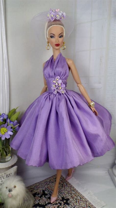 Pin By Zaida Guerrero On Muñecas Barbara Barbie Gowns Doll Dress Barbie Doll Clothing Patterns