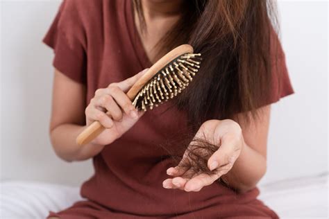 Queda De Cabelo Feminino Saiba As Causas E O Que Fazer S O Gabriel