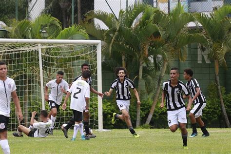 De Virada Botafogo Vence Corinthians Na Estreia Do Sub 15 Copa