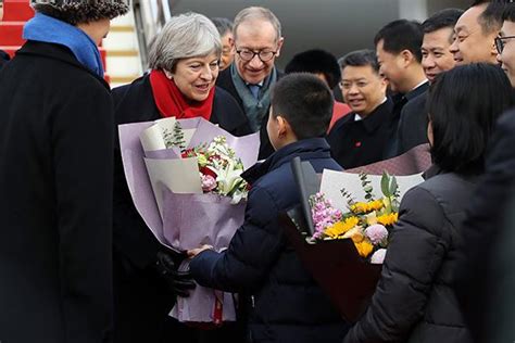 英首相訪華｜「旋風三日」①：訪武大登黃鶴樓賞京劇（組圖） 每日頭條