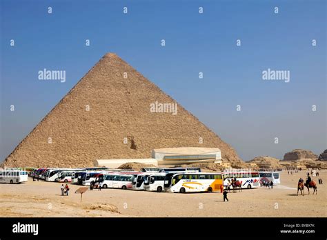 Khufu solar boat museum, King Cheops ship in the museum at the base ...