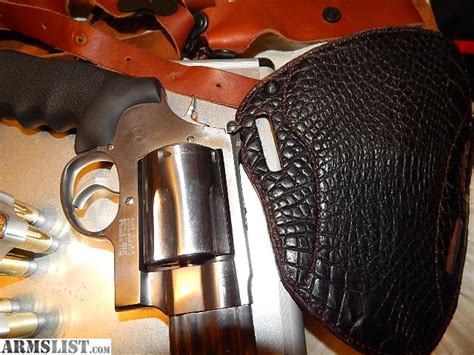 ARMSLIST - For Sale: S&W 500. Holster, speed strips, speed loaders ...